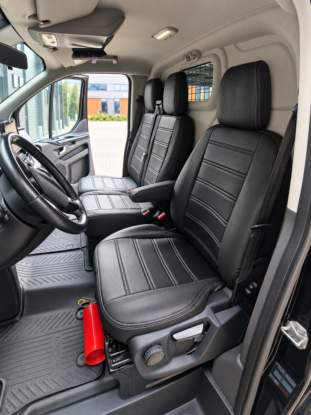 Stoelhoezen Maxus eDeliver 9 2020 - heden – Fezz zwart – lederen stoelhoezen – perfecte pasvorm (Stoel/Bank)