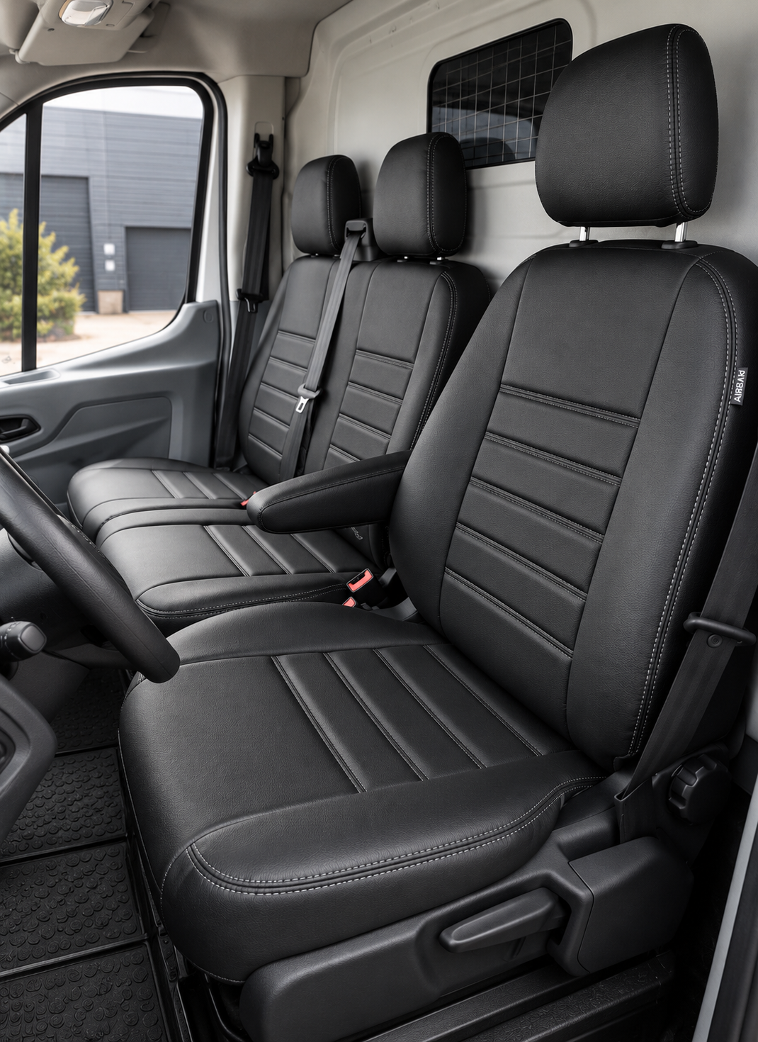 Stoelhoezen Ford Transit 2014 - heden – Fezz zwart – lederen stoelhoezen – perfecte pasvorm (Stoel/Bank-zonder voorbereiding klaptafel in de rugleuning)
