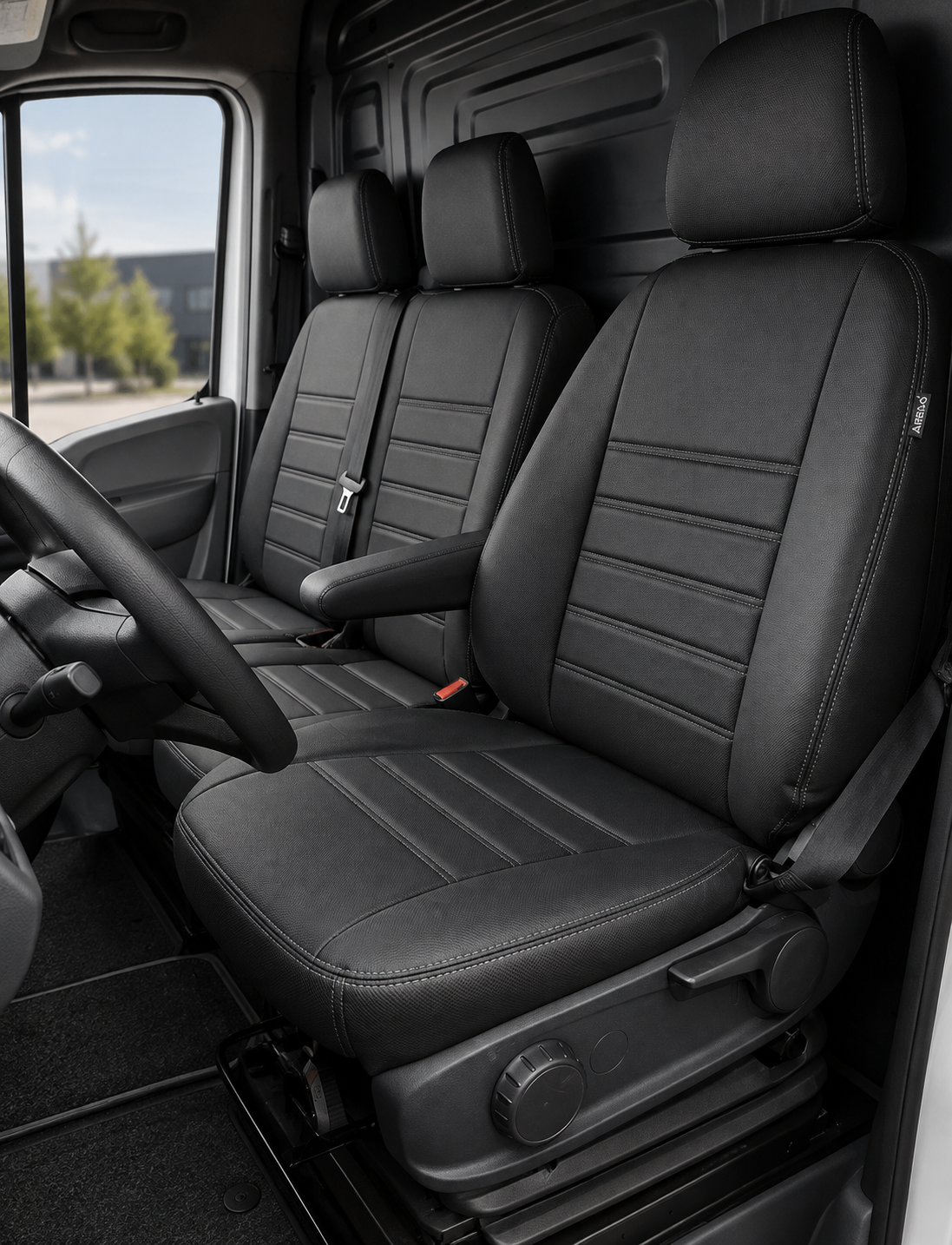 Stoelhoezen Mercedes eSprinter 2019 - 2023 – Fezz zwart – lederen stoelhoezen – perfecte pasvorm (Stoel/Bank-Standaard stoel/bank)